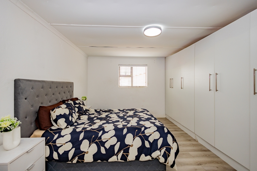 3 Bedroom Property for Sale in Uitsig Western Cape